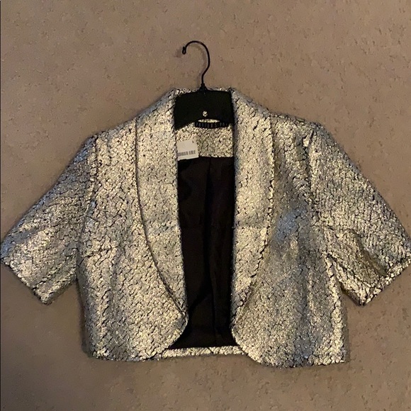 A Gold CROPPED Jacket - Picture 1 of 3